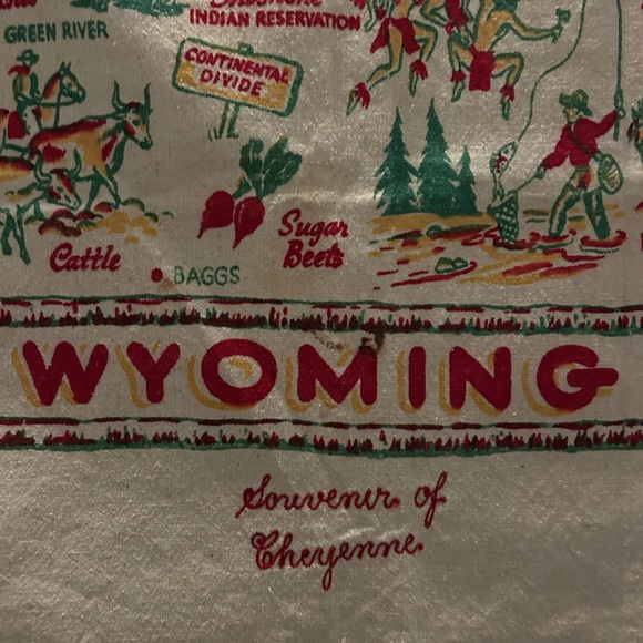 Vintage Wyoming 40s/50s Souvenir Tablecloth or Wall Hanging - Picture 2 of 7